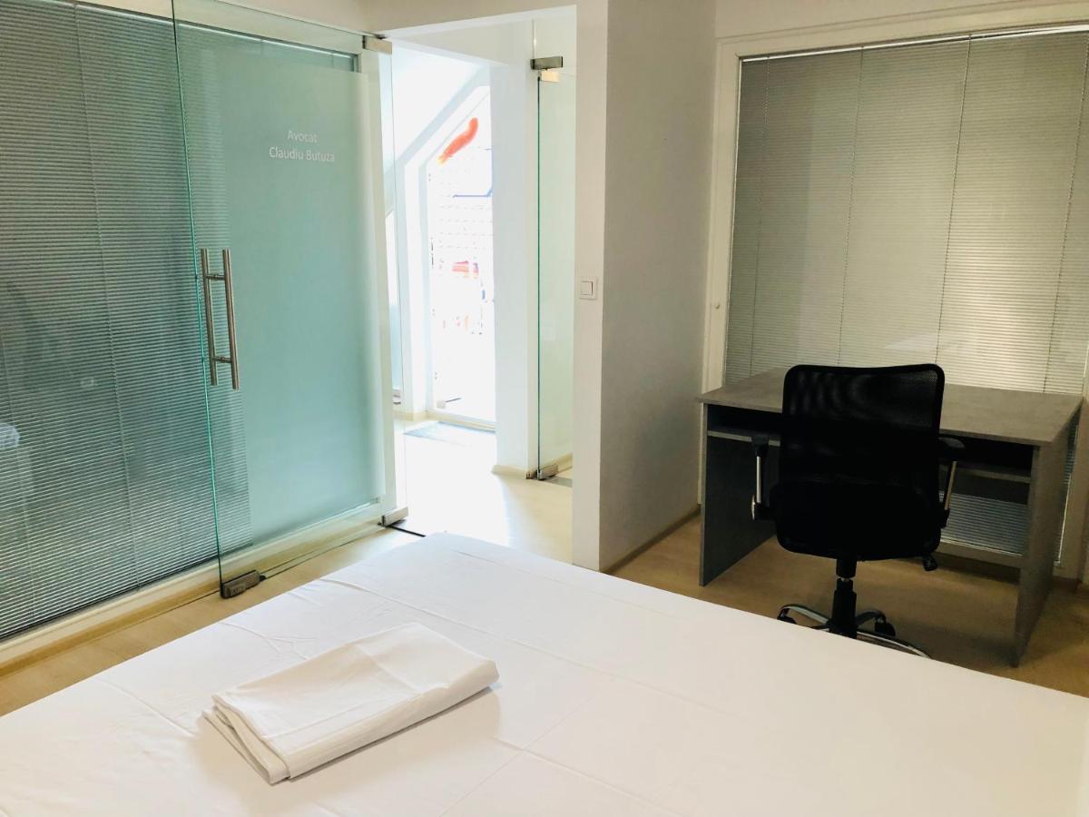 Ultra-central Modern And Big In Union Square U41-u44 Apartment Timişoara